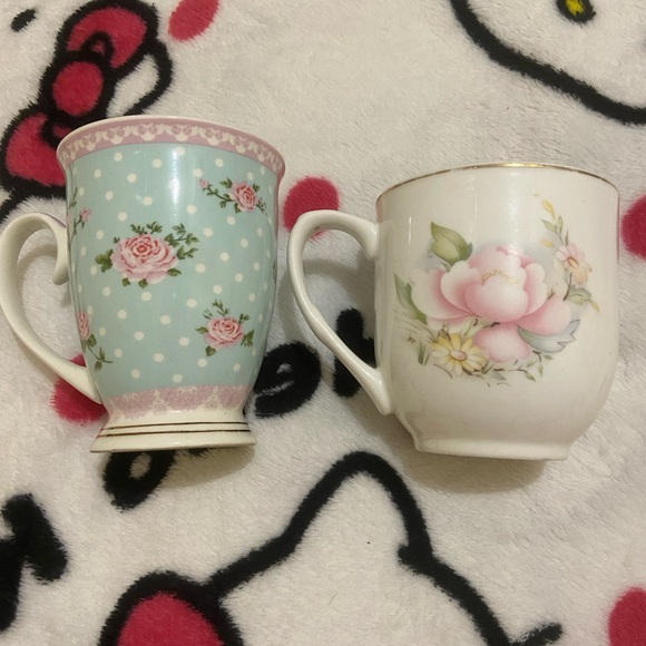 Floral mugs!🌸🎀 - Picture 2 of 2